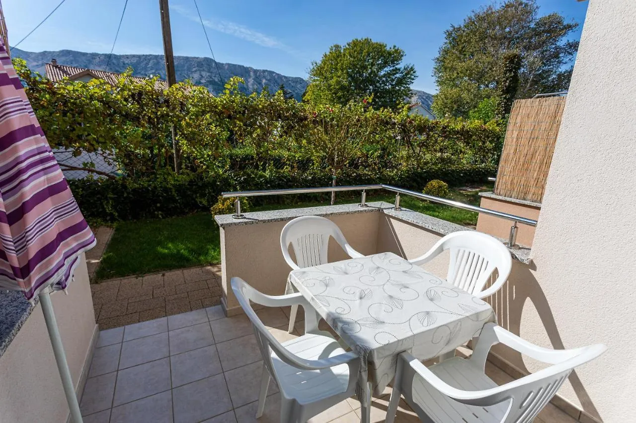Apartments Crnekovic Baska