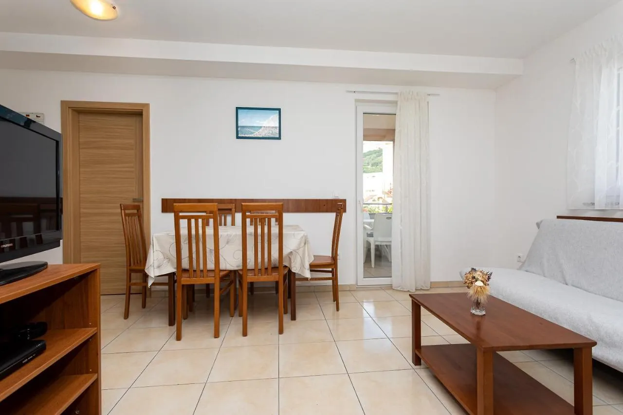 Apartments Crnekovic Baska  كرواتيا